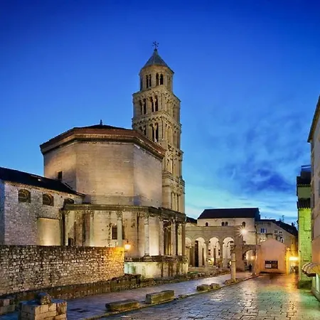 Lägenhet Saga Split